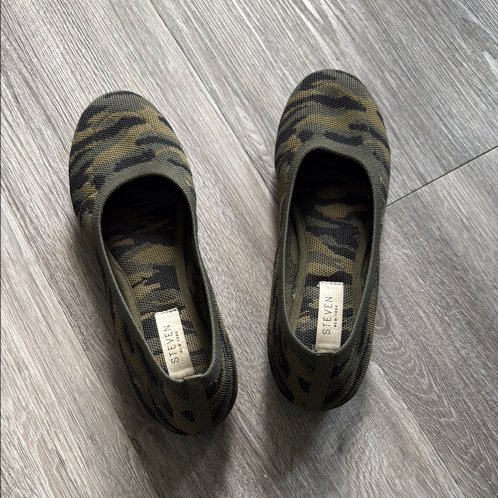 Seven7 Green and Brown Camouflage Flats